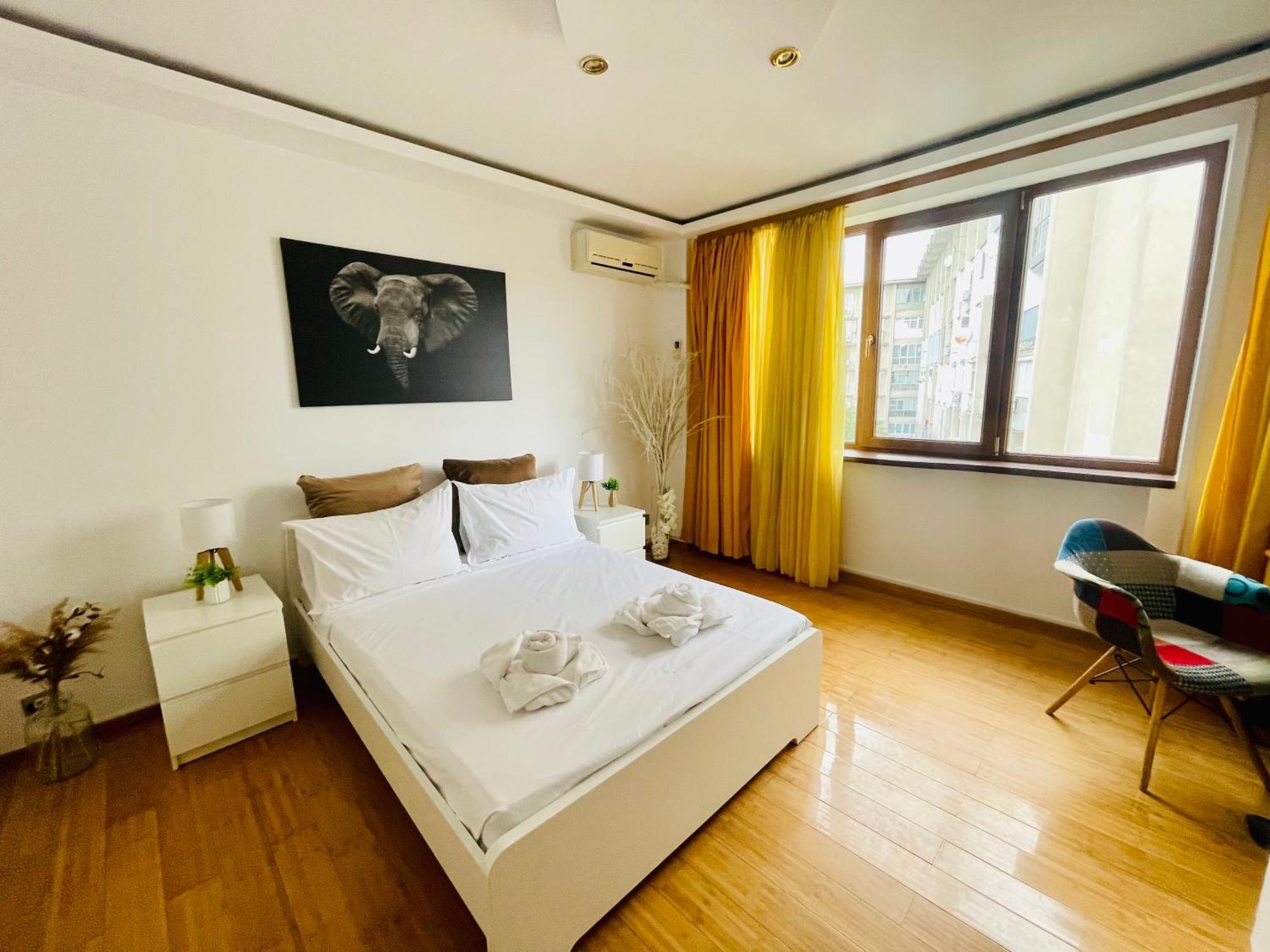 Old Town Ateneu Apartment *